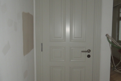 Zimmertüren mit Futter und Bekleidungen, deckend weiß lackiert